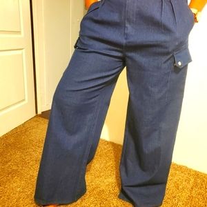 Beautiful bellbottom cargo pant